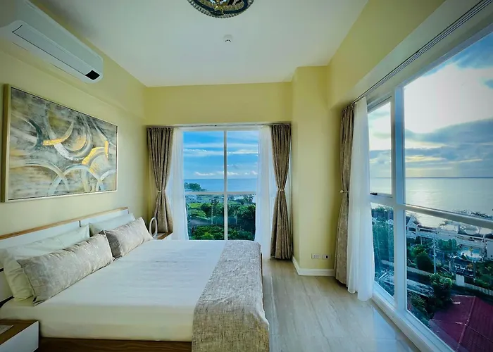 アパート La Mirada Deluxe With Oceanview マクタン
